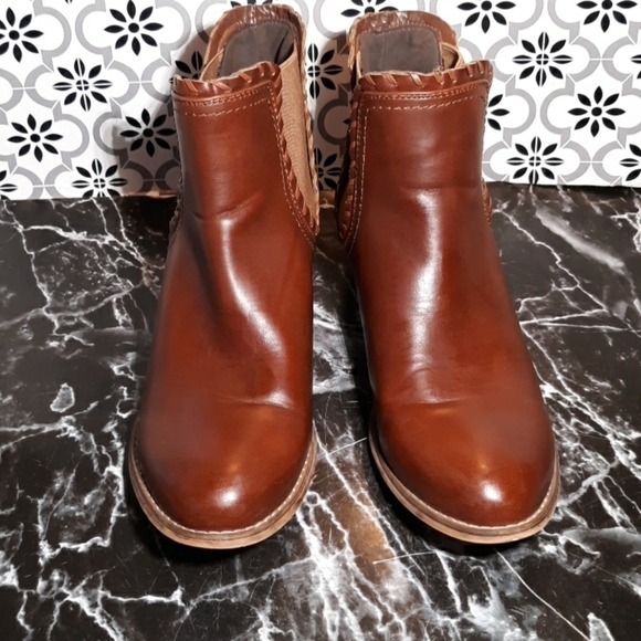 Olivia Miller short ankle booties 8 brown - Picture 2 of 6